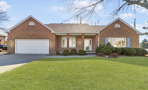 1023 Gregory St, Normal, IL 61761