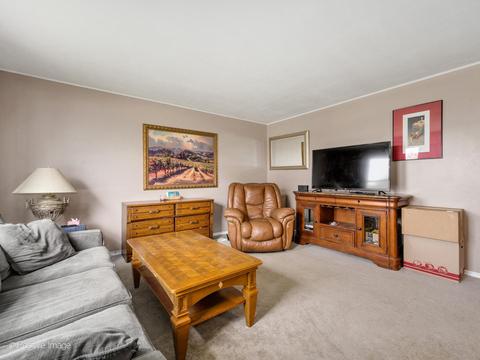 628 Bridget Pl, Wheeling, IL 60090 photo 5