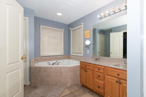 2334 Heather Ridge Dr, Normal, IL 61761 photo 19