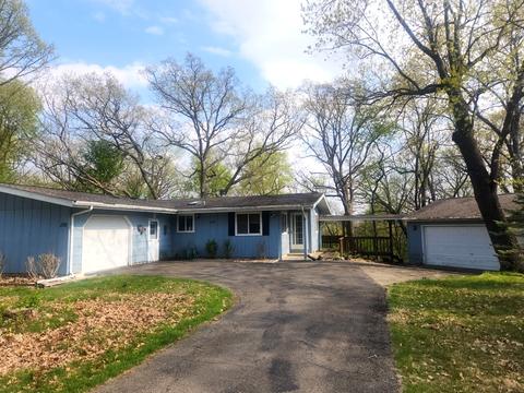 176 Breezy Point Ct, Varna, IL 61375
