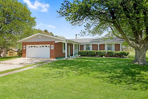 8 Julie Dr, Ludlow, IL 60949