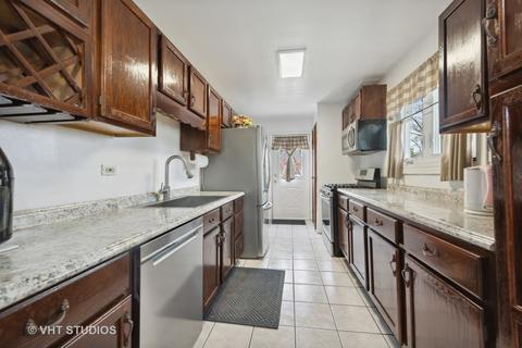 261 Renee Ter, Wheeling, IL 60090 photo 4