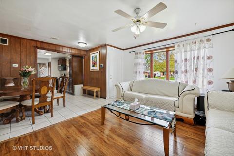261 Renee Ter, Wheeling, IL 60090 photo 3