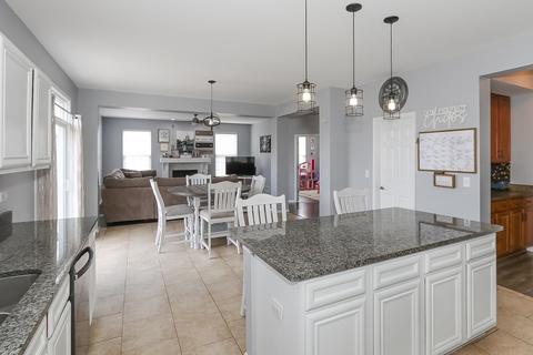 331 Weymouth Ave, Elgin, IL 60124 photo 14