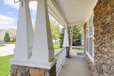 331 Weymouth Ave, Elgin, IL 60124 photo 2