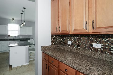 331 Weymouth Ave, Elgin, IL 60124 photo 8