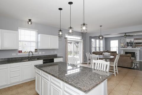 331 Weymouth Ave, Elgin, IL 60124 photo 12