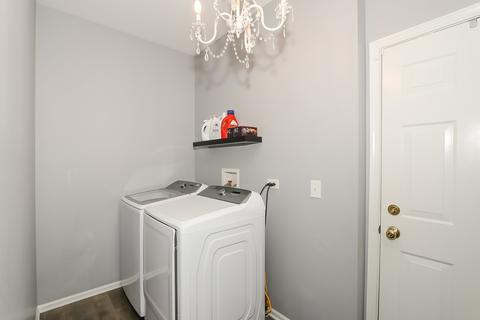 331 Weymouth Ave, Elgin, IL 60124 photo 32