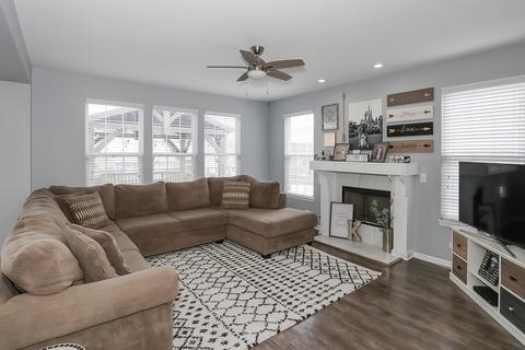 331 Weymouth Ave, Elgin, IL 60124 photo 17