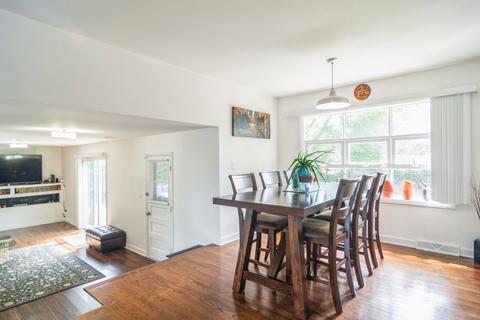 1022 Crimson Dr, Wheeling, IL 60090 photo 12