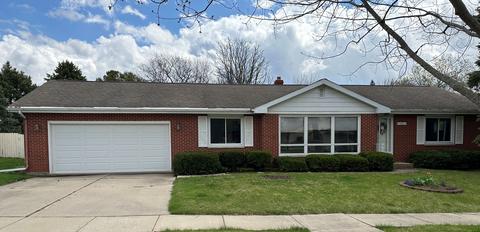 1401 Crest Ln, Rochelle, IL 61068