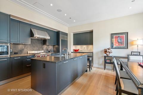 159 E Walton Pl #14E, Chicago, IL 60611 photo 8