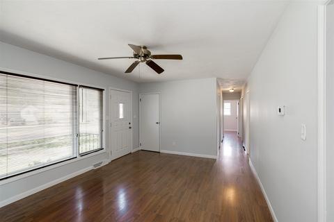 818 Parmon Rd, Bloomington, IL 61701 photo 7