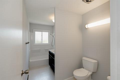 818 Parmon Rd, Bloomington, IL 61701 photo 17