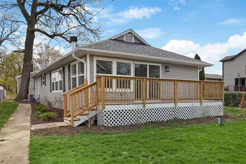 42425 N Park Ln, Antioch, IL 60002