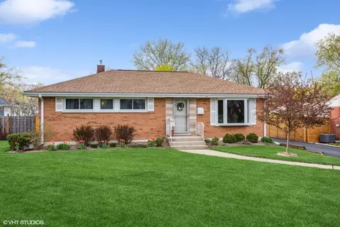 715 Arbor Ave, Wheaton, IL 60189 photo 1