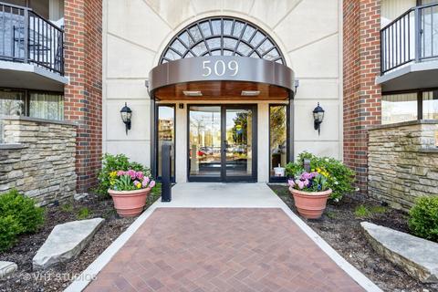 509 Aurora Ave #205, Naperville, IL 60540