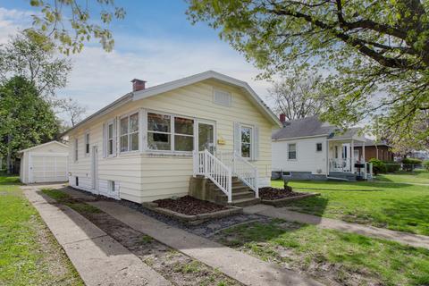 616 S Maple St, Bloomington, IL 61701