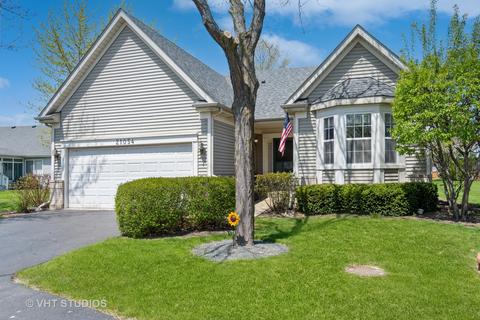 21054 W Walnut Ln, Plainfield, IL 60544 photo 1