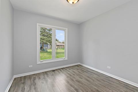 860 Heather Ln, Hoffman Estates, IL 60169 photo 16