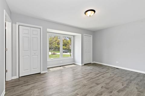 860 Heather Ln, Hoffman Estates, IL 60169 photo 14
