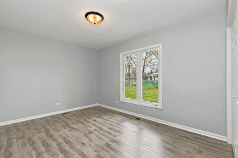 860 Heather Ln, Hoffman Estates, IL 60169 photo 17
