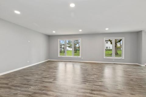 860 Heather Ln, Hoffman Estates, IL 60169 photo 3