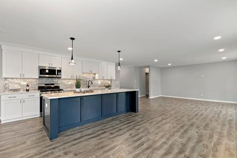 860 Heather Ln, Hoffman Estates, IL 60169 photo 9