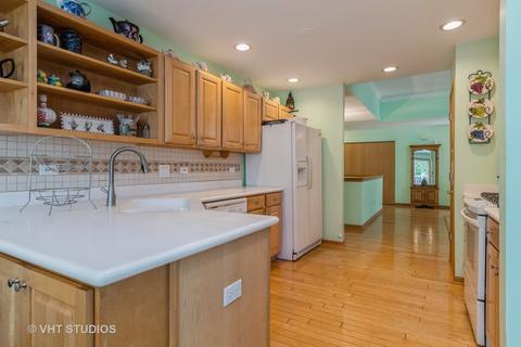 13800 S Tamarack Dr, Plainfield, IL 60544 photo 4