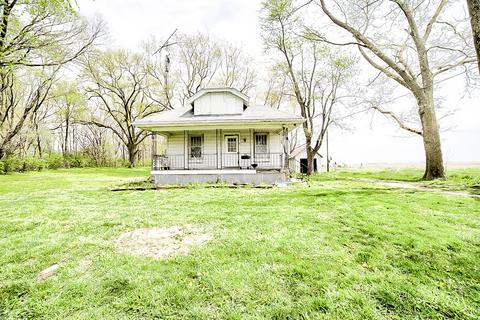 898 N 2470 East Rd, Milford, IL 60953