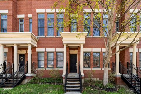 207 Prairie St, Elgin, IL 60120