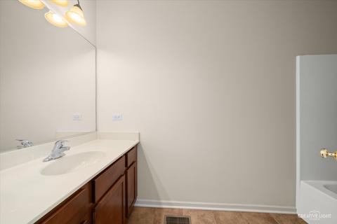 207 Prairie St, Elgin, IL 60120 photo 17