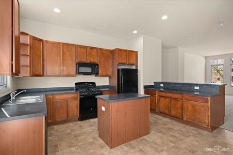 207 Prairie St, Elgin, IL 60120 photo 8