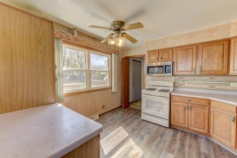 467 S Second St, Peotone, IL 60468 photo 4