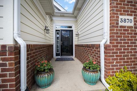 3870 Valhalla Dr, Elgin, IL 60124 photo 2