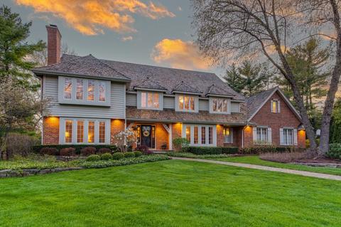 1001 Ashley Ln, Libertyville, IL 60048