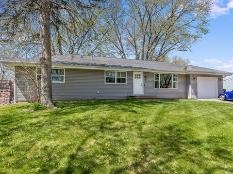 27 Woodview Ln, Algonquin, IL 60102