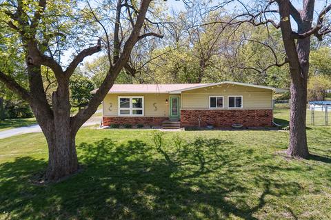 201 N Dickey St, Delavan, IL 61734