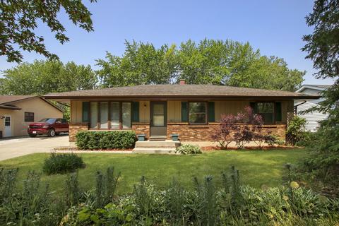 708 Thompson Ave, Winthrop Harbor, IL 60096