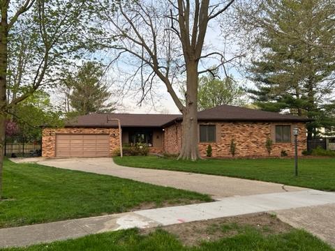 1811 Bridgestone Dr, Champaign, IL 61822