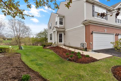 1329 W Crane View Ct, Round Lake, IL 60073