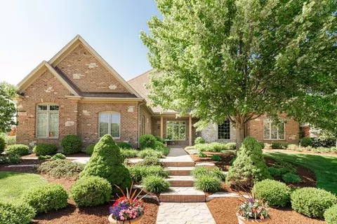 4 N960 Prairie Lakes Blvd, Saint Charles, IL 60175