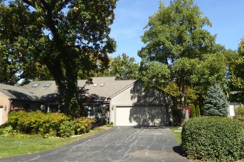 41 Warrington Dr, Lake Bluff, IL 60044