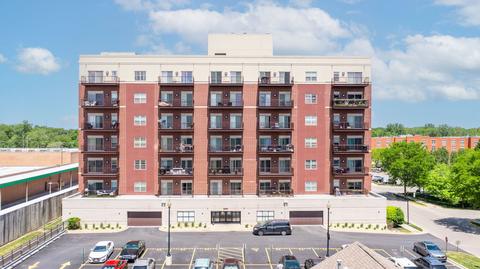 1650 Riverwoods Dr #309, Melrose Park, IL 60160