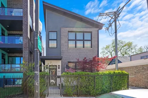 2147 W Augusta Blvd, Chicago, IL 60622