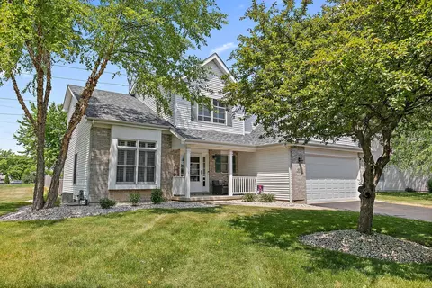 485 Spring Ridge Dr, Crystal Lake, IL 60012