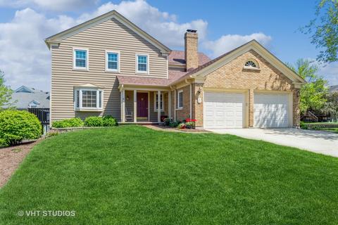 490 River Bend Rd #1, Naperville, IL 60540