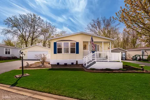 879 Cayuga Trl, Marengo, IL 60152