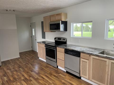 403 N 1st St, Sheldon, IL 60966 photo 3