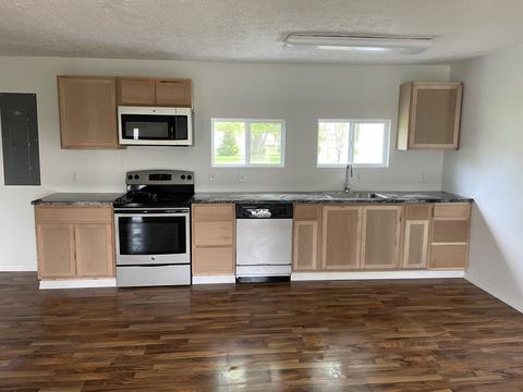 403 N 1st St, Sheldon, IL 60966 photo 2